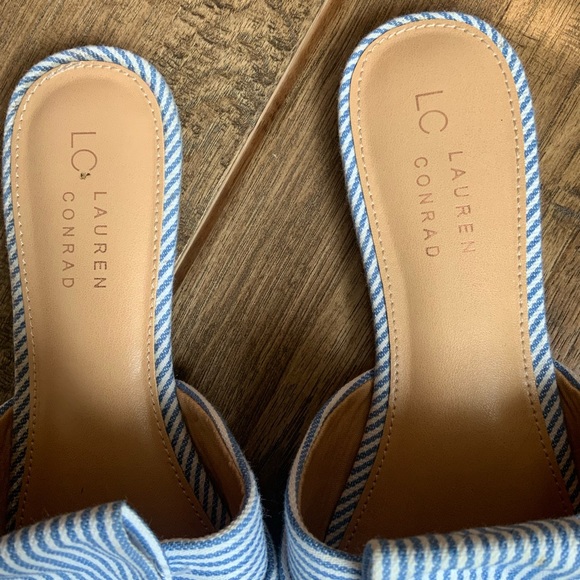 Lauren Conrad blue and white slip on. Size 9. - Picture 3 of 4